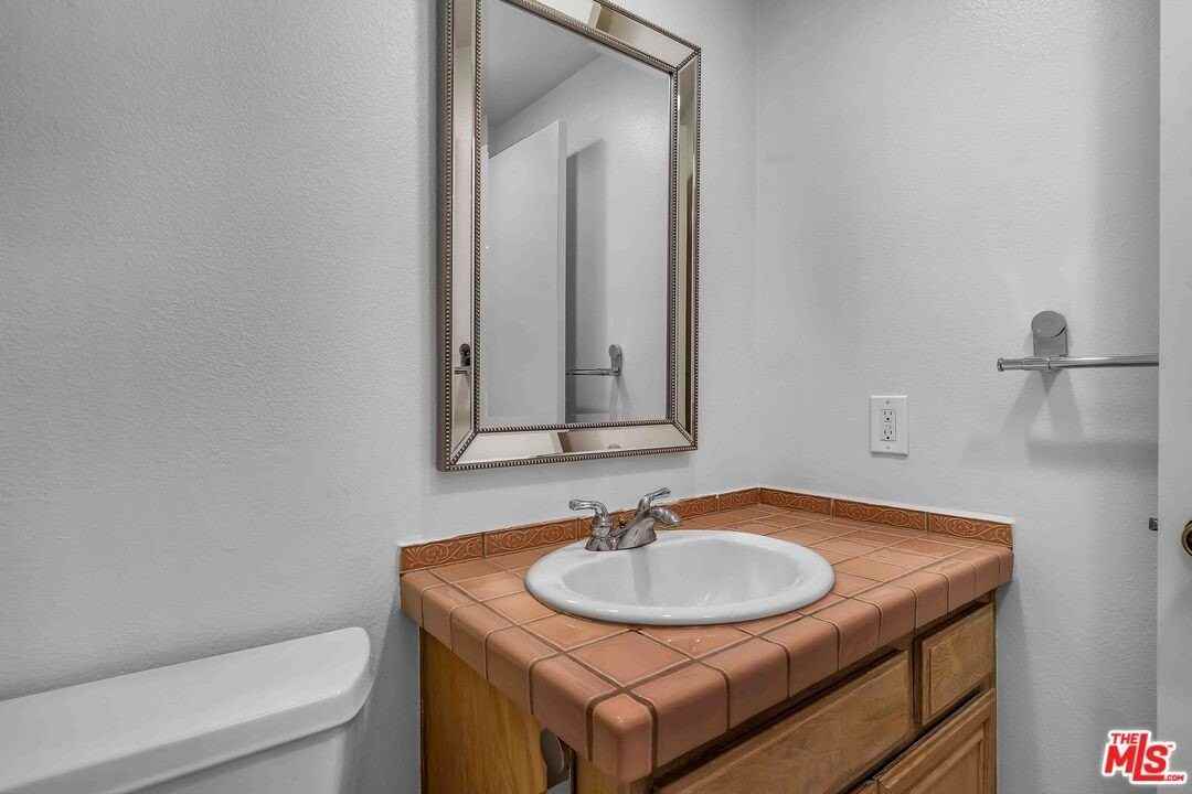 1655 Selby Ave Apt 101 #101 - Photo 6 of 21