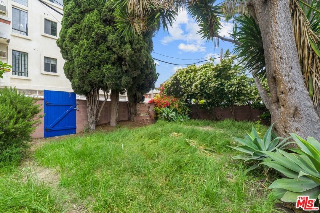 3972 Keeshen Dr - Photo 5 of 24