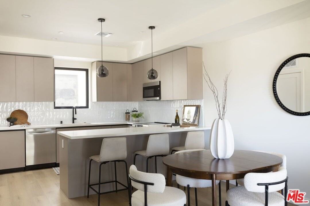 City View Ave - Photo 5 of 22