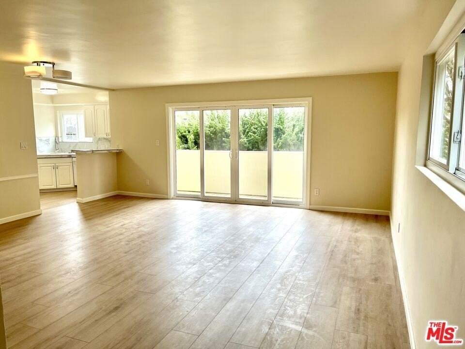 1033 Euclid St Apt 1 #1 - Photo 6 of 21