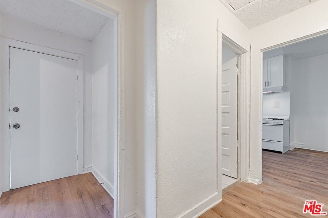 220 E Vernon Ave Unit 1/2 #1-2 - Photo 2 of 15