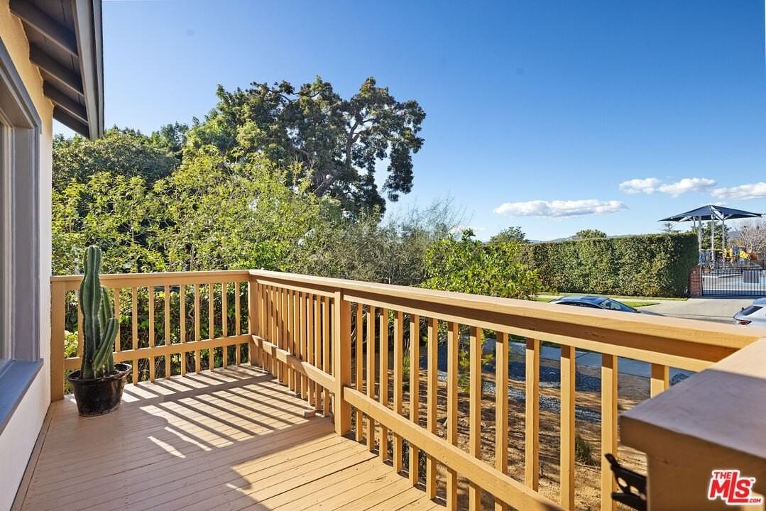 10712 Clarkson Rd - Photo 3 of 23