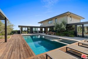 featured image of 2216 Winona Blvd