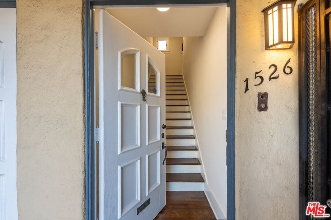 1526 Myra Ave - Photo 3 of 16