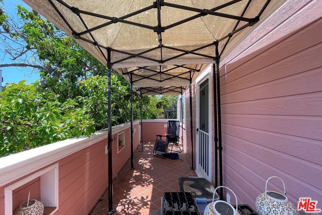 4177 Duquesne Ave - Photo 5 of 18