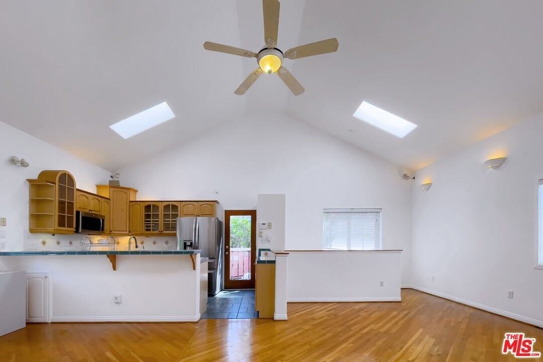 4177 Duquesne Ave - Photo 7 of 18