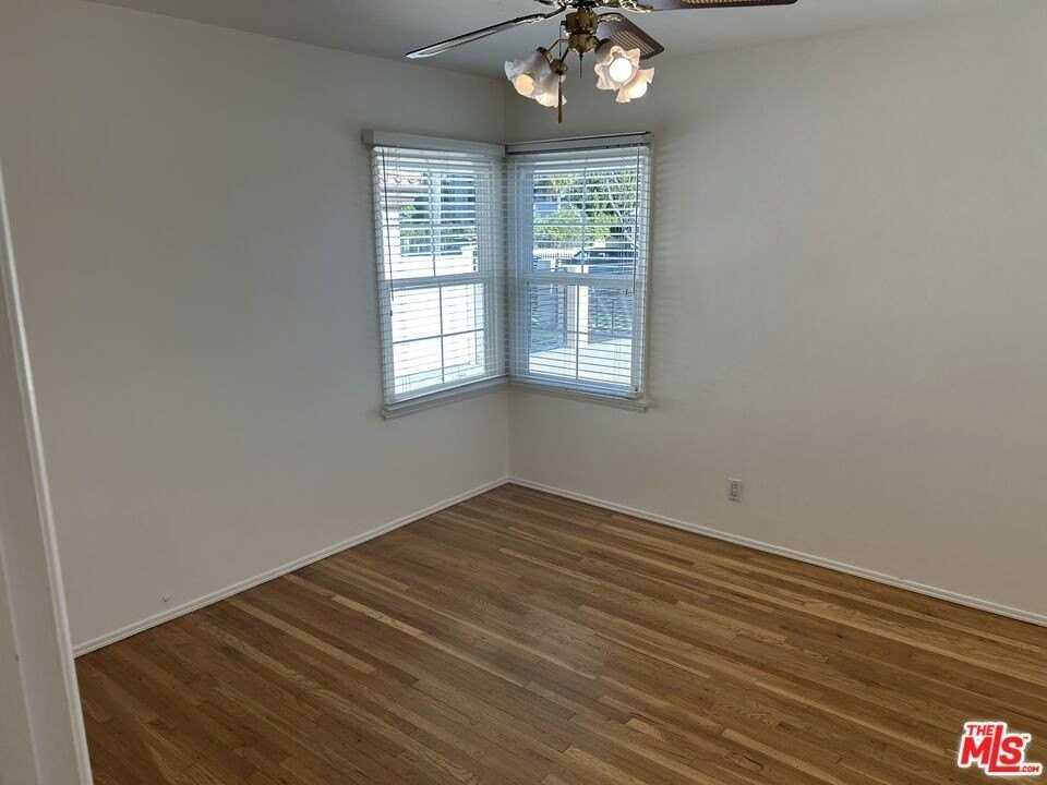 5355 Rhea Ave - Photo 7 of 30