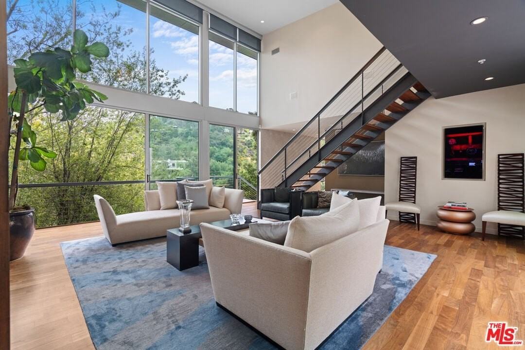 2207 Bowmont Dr - Photo 5 of 50