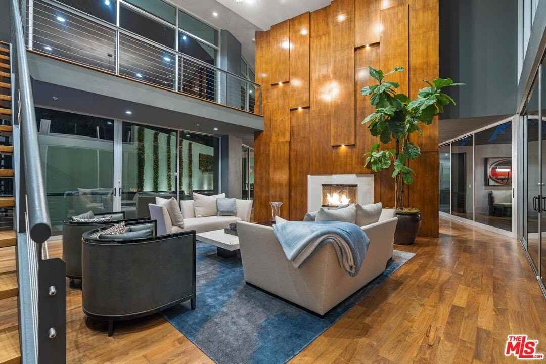 2207 Bowmont Dr - Photo 7 of 50