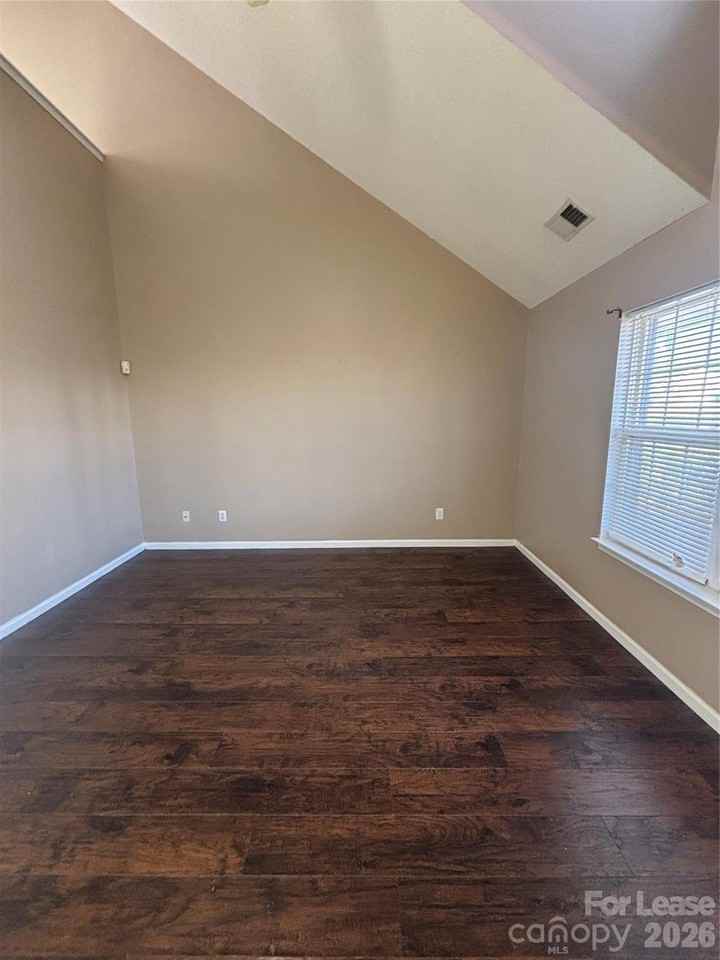 1641 Clooney Ln - Photo 2 of 28