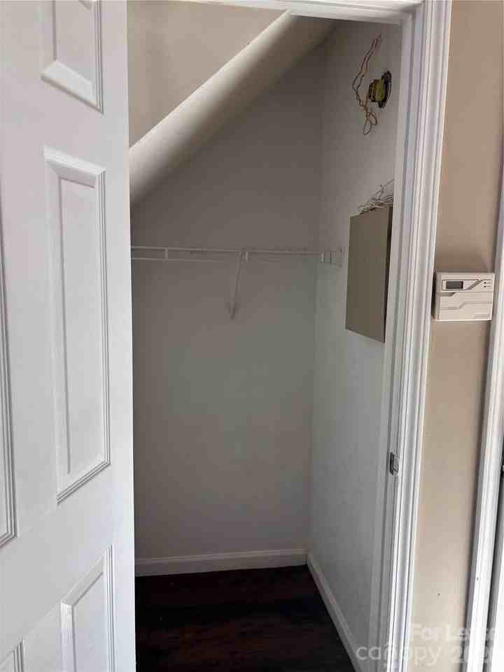 1641 Clooney Ln - Photo 6 of 28