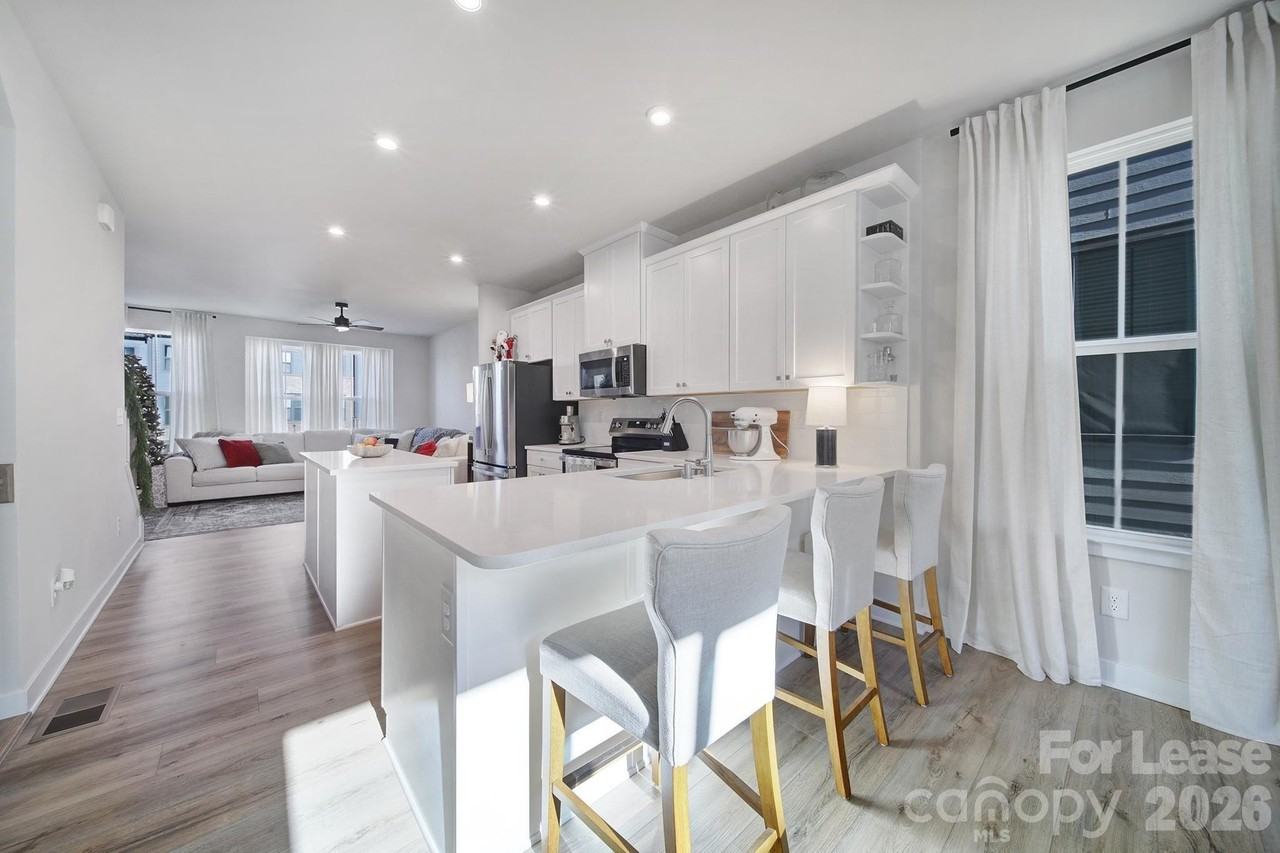 6120 Station Crossing Ave - Photo 7 of 33