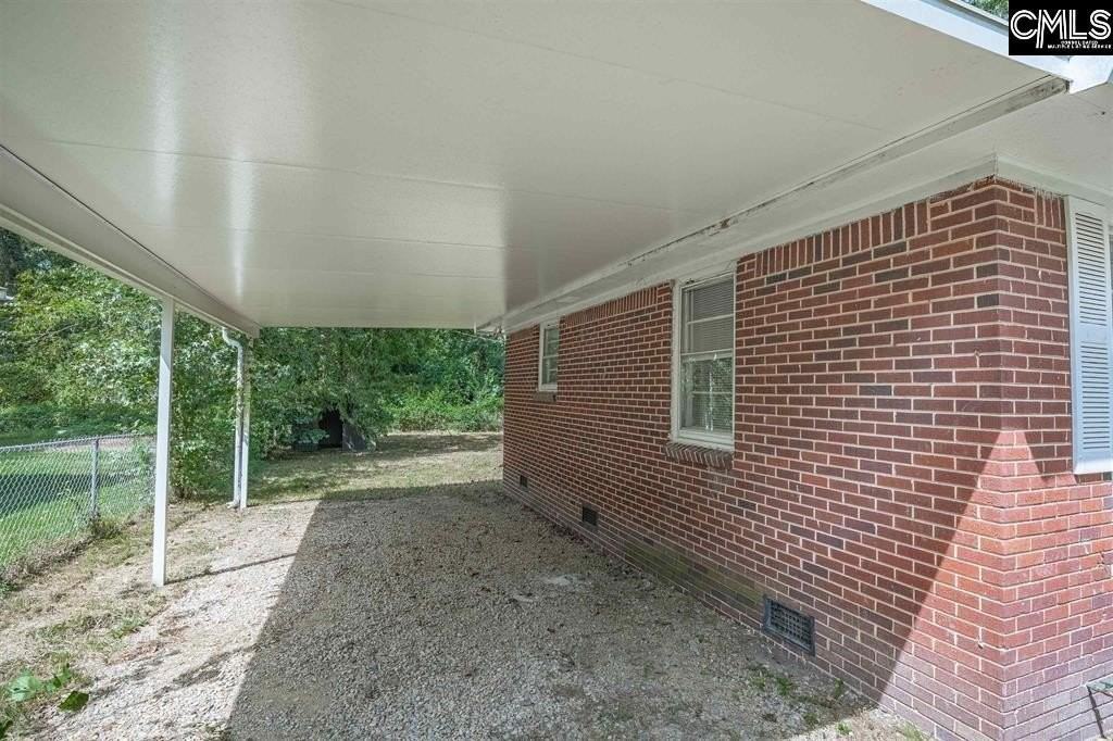 3025 Hammond Ave - Photo 3 of 37