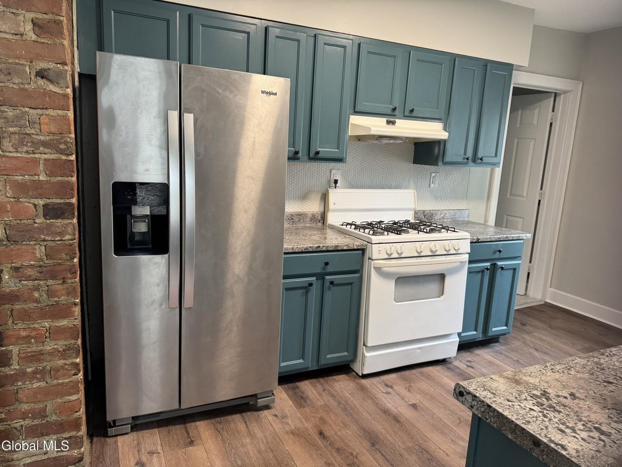 528 4th Ave #2 - Photo 7 of 15