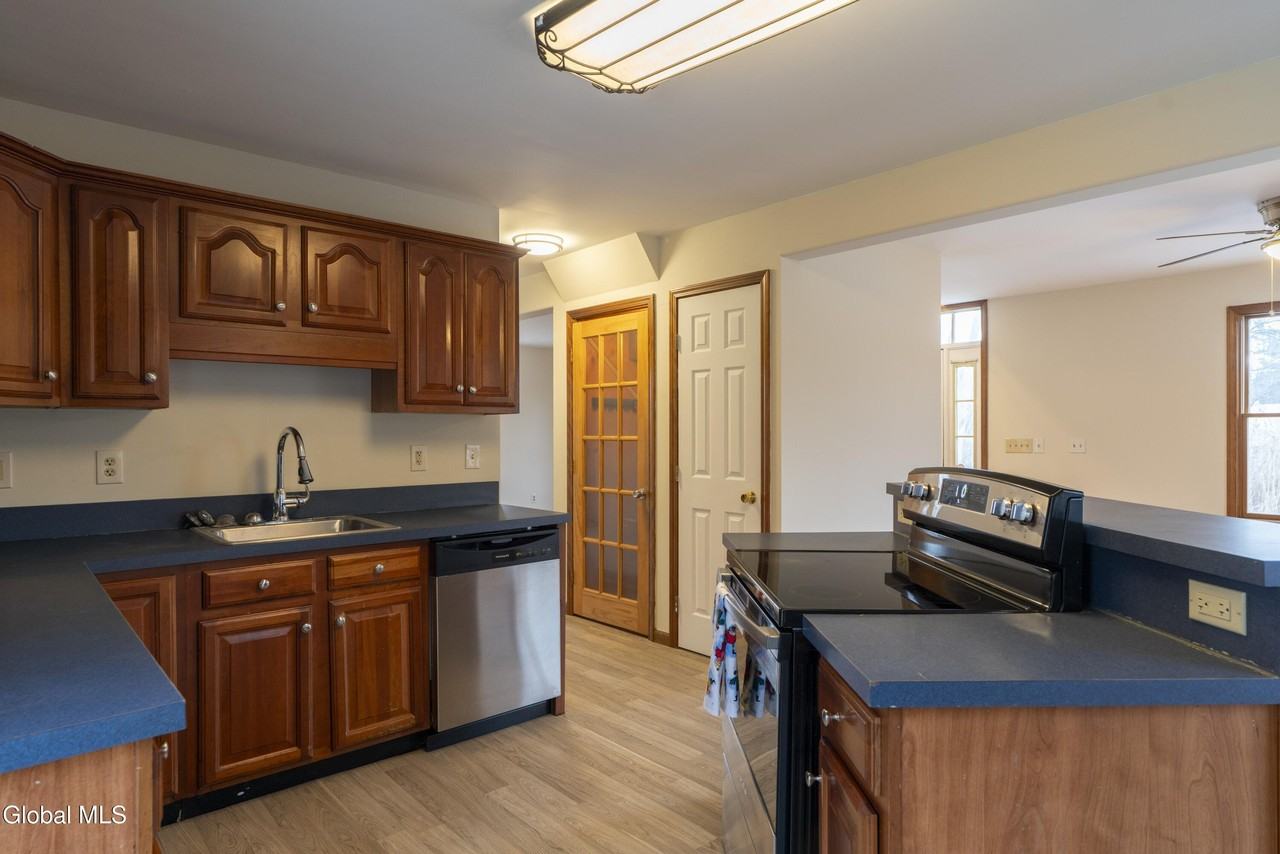 4 Easy St - Photo 7 of 25