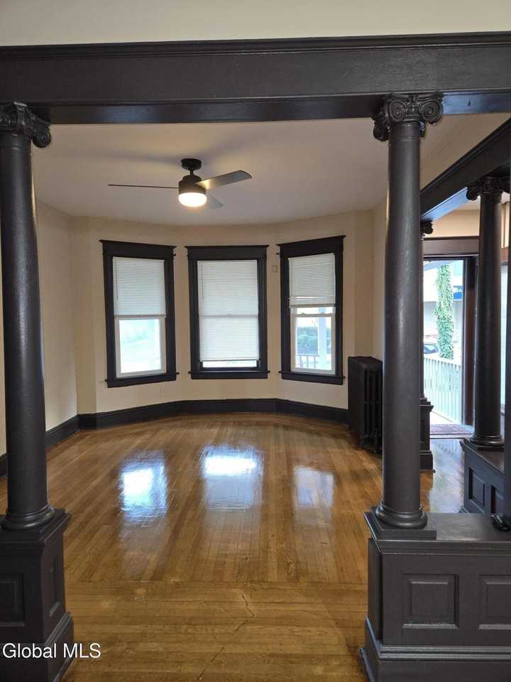 355 Myrtle Ave Apt A #A - Photo 4 of 50