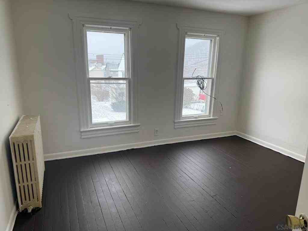 85 Grass Ave - Photo 3 of 15