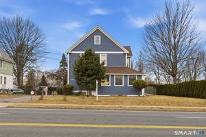 featured image of 44 E Cedar St