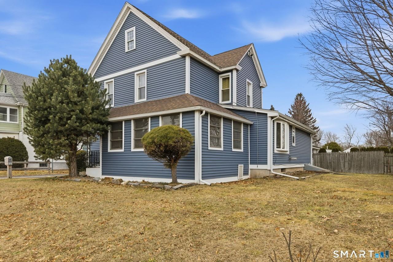 44 E Cedar St - Photo 3 of 26