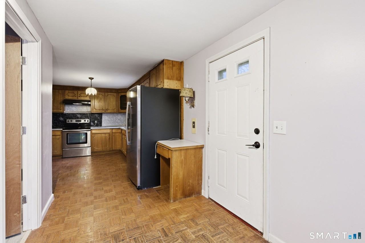 44 E Cedar St - Photo 6 of 26