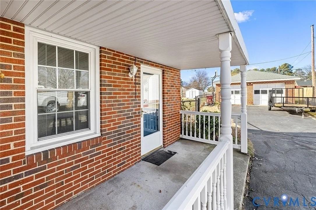 8276 Franklin Ln - Photo 2 of 18