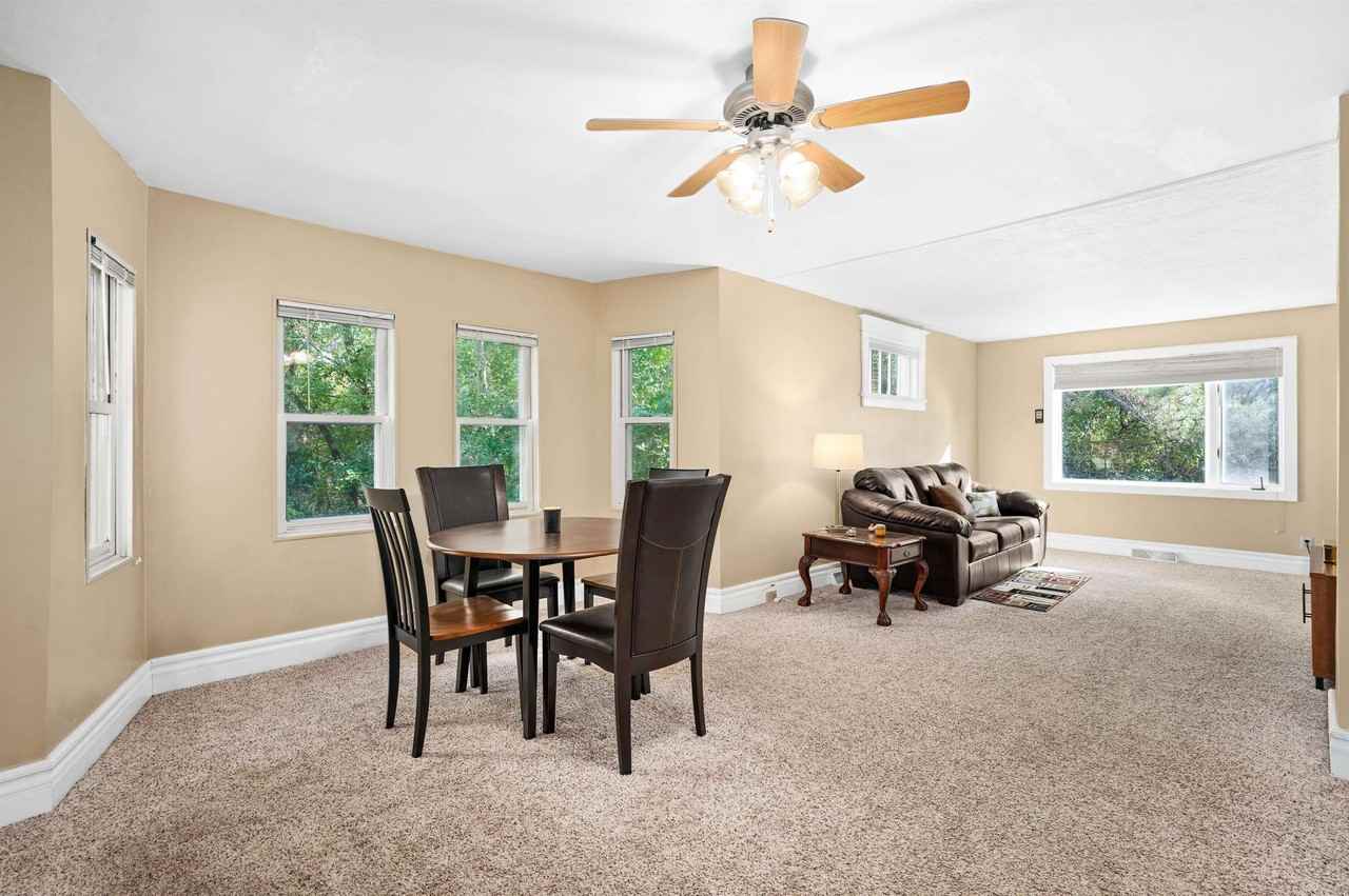 6223 Petre St - Photo 3 of 44