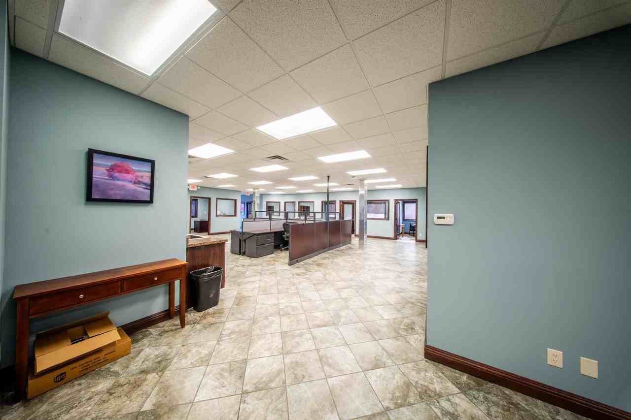 14868 W Ridge Ln - Photo 4 of 22