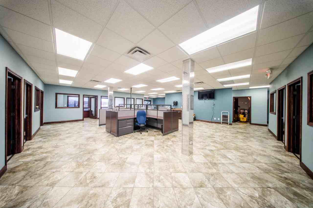 14868 W Ridge Ln - Photo 6 of 22