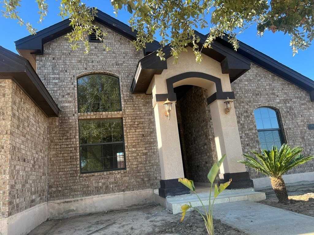 2621 Crown Way - Photo 2 of 12