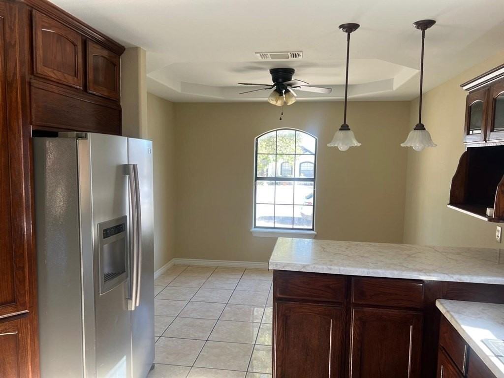 2621 Crown Way - Photo 4 of 12