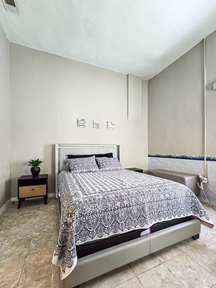 207 N Ceylon St - Photo 6 of 21