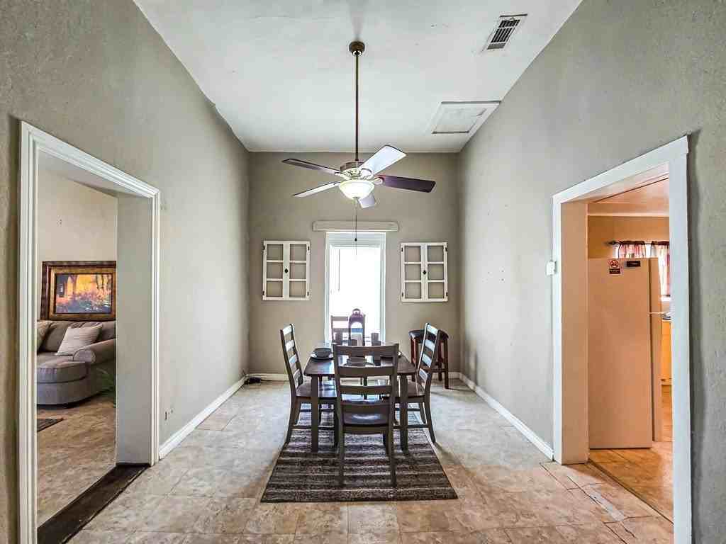 207 N Ceylon St - Photo 7 of 21