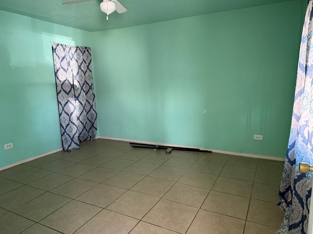 546 N Blanco St - Photo 2 of 13