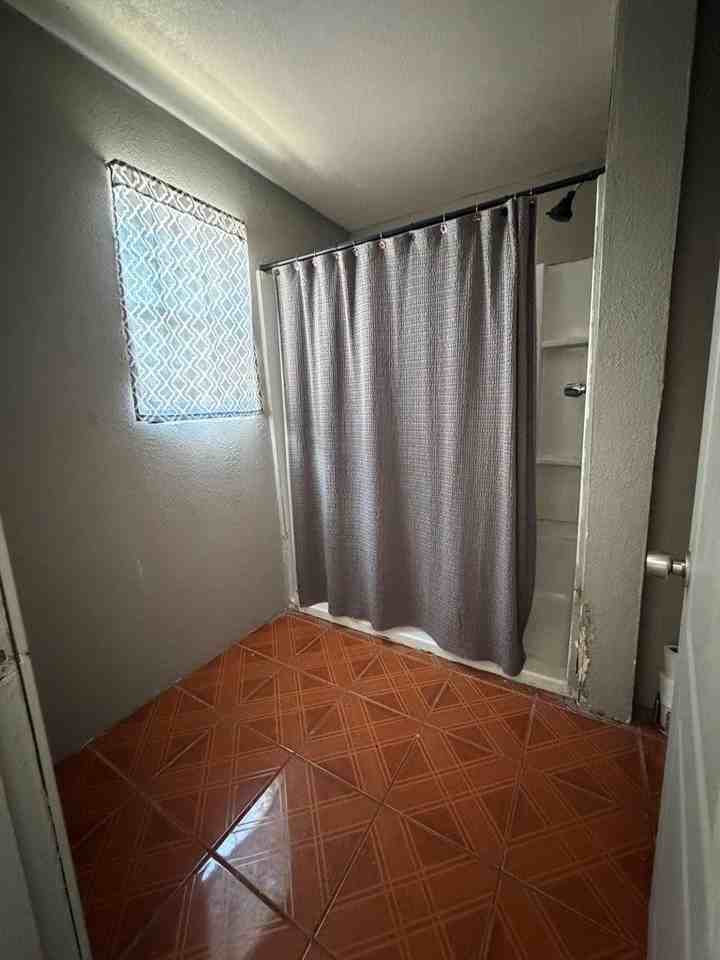 546 N Blanco St - Photo 3 of 13