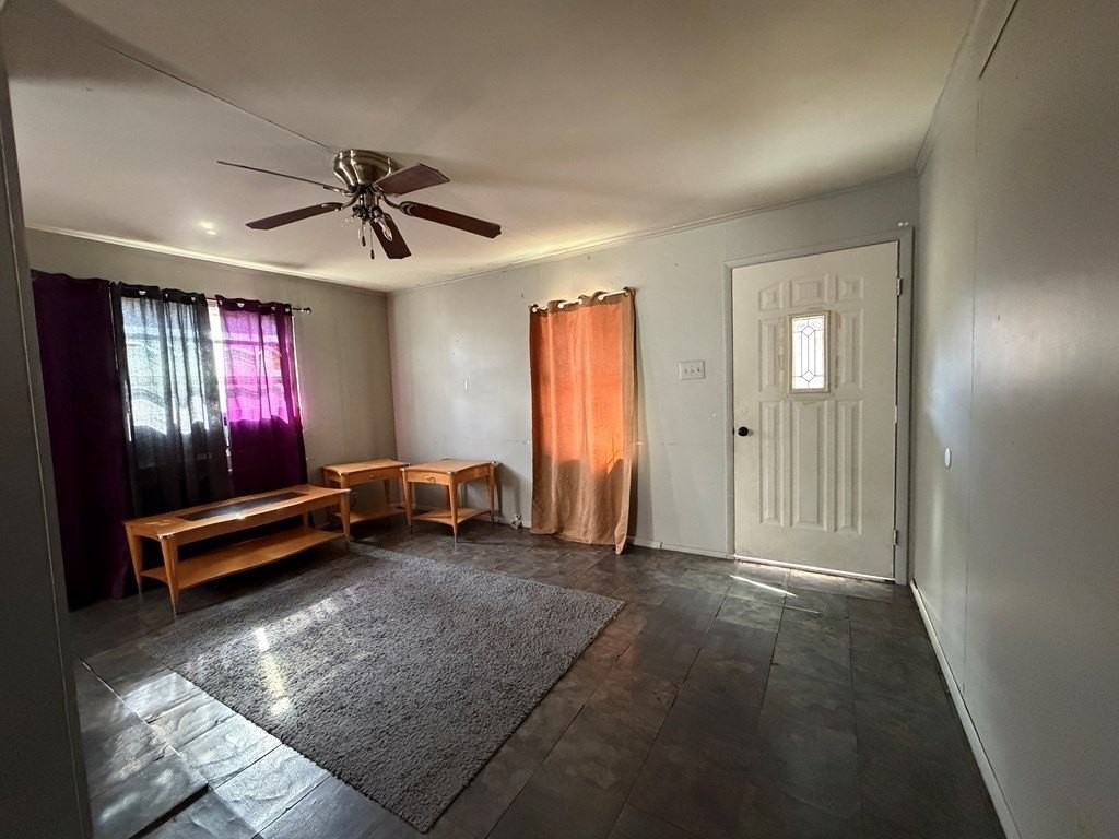 546 N Blanco St - Photo 5 of 13