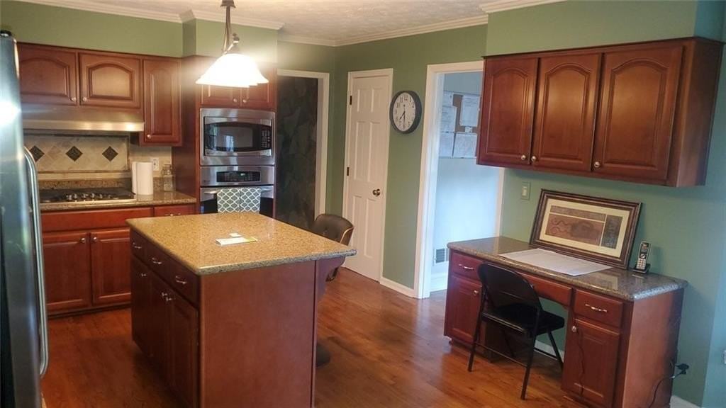 4396 Alpine Ct - Photo 3 of 27