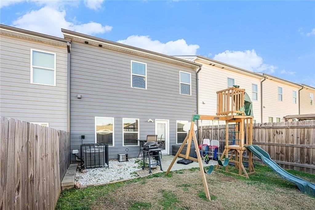 5526 Donerail St - Photo 7 of 29