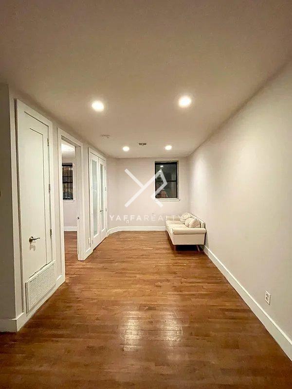 54 Eldridge St - Photo 3 of 5