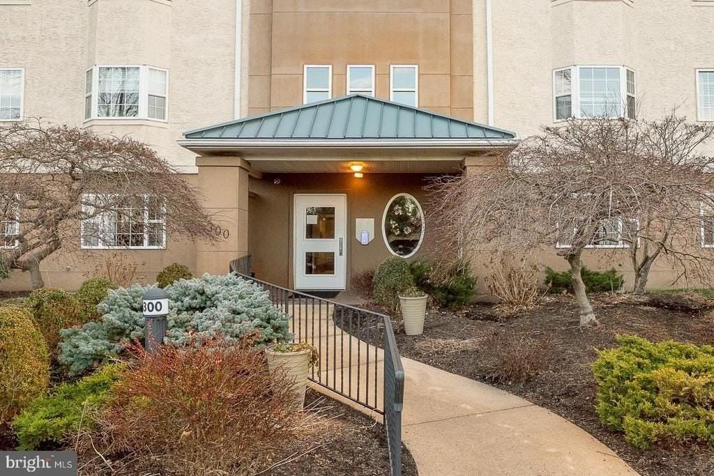 335 Paoli Pointe Dr #335 - Photo 2 of 43