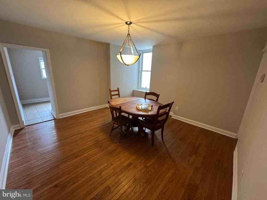 4728 Umbria St - Photo 5 of 18