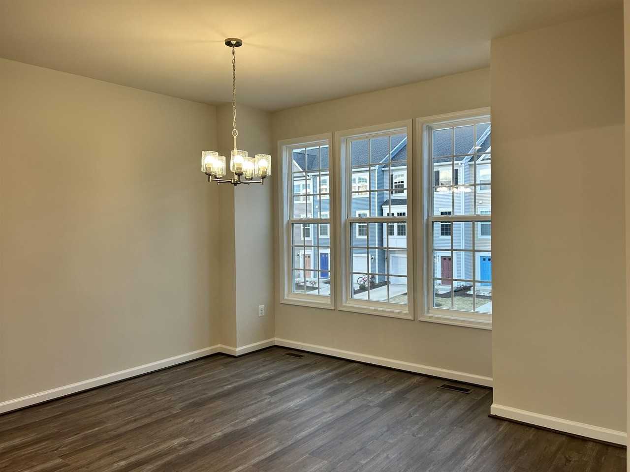 424 Willowshire Ct - Photo 7 of 10