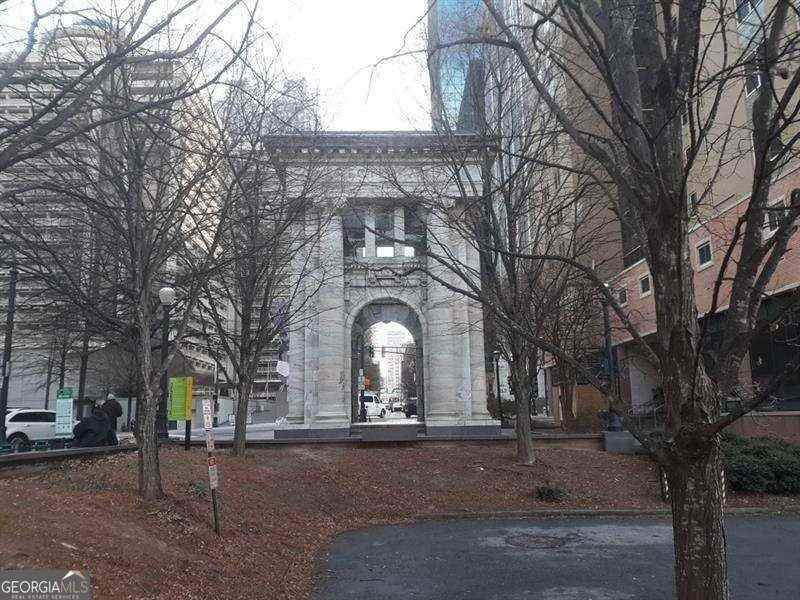 300 Peachtree St Ne Apt 3i #3I - Photo 3 of 23
