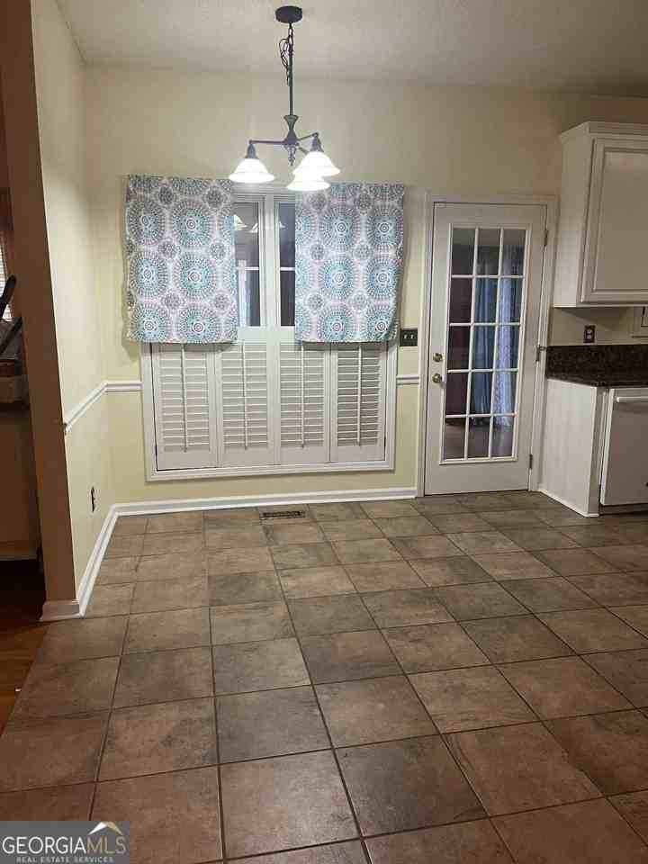 128 Ashton Dr - Photo 5 of 28