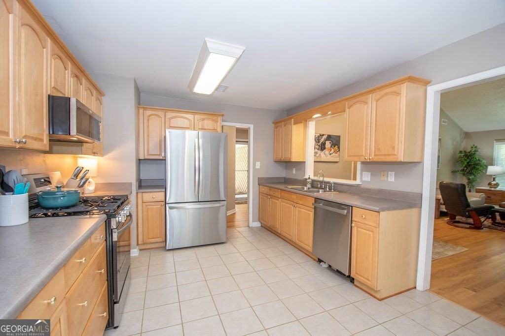 103 Burnham Rise unit: Furnished - Photo 3 of 38