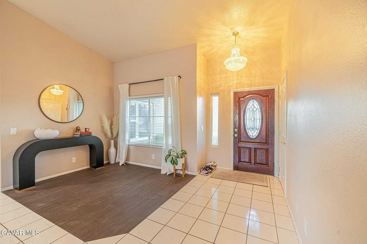 41002 Flagstone St - Photo 5 of 34