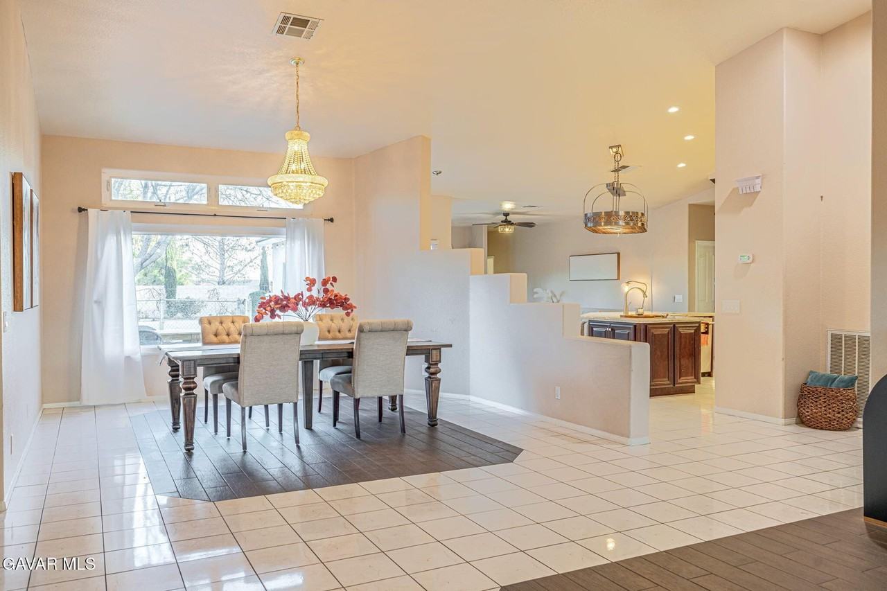 41002 Flagstone St - Photo 6 of 34