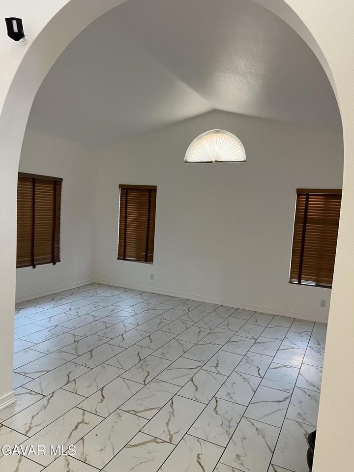 359 Pagosa Ct - Photo 7 of 14