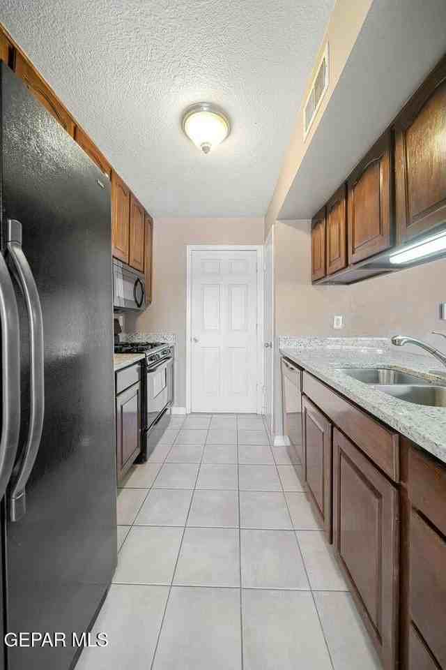 3332 Wayside St - Photo 4 of 12