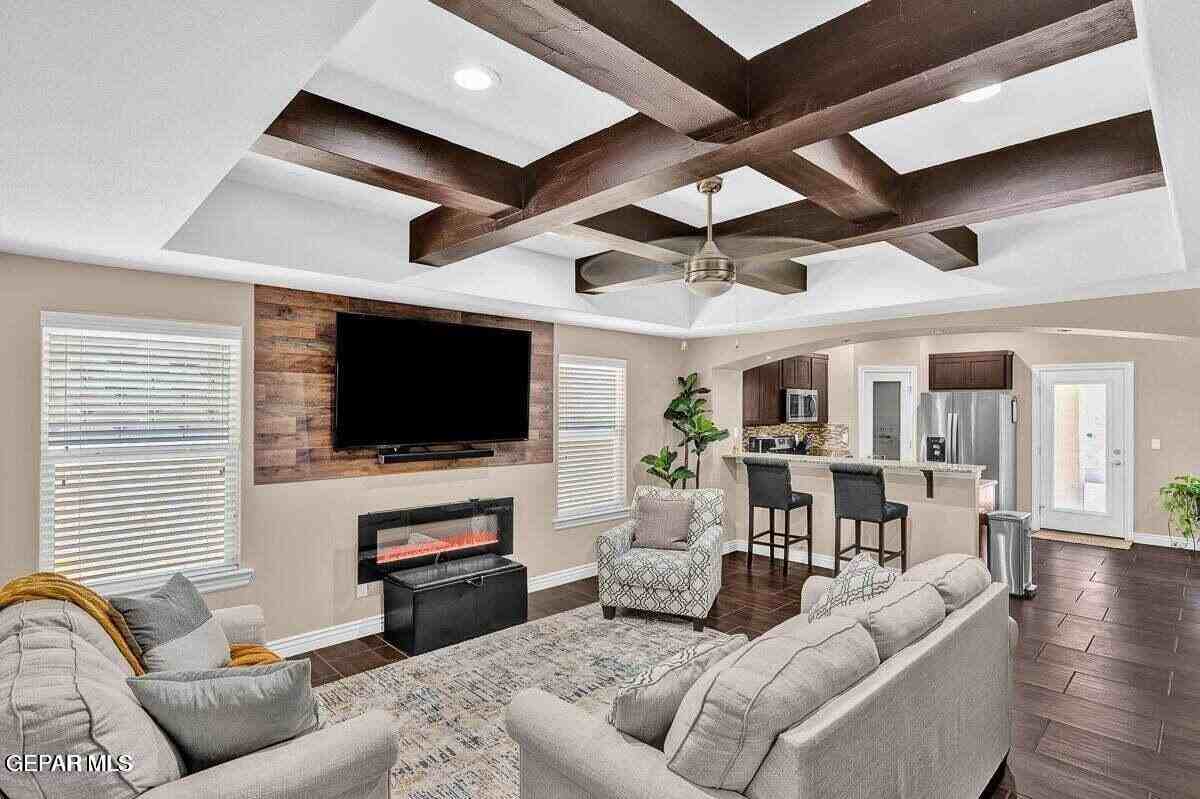 172 N Manzanita Dr - Photo 2 of 19