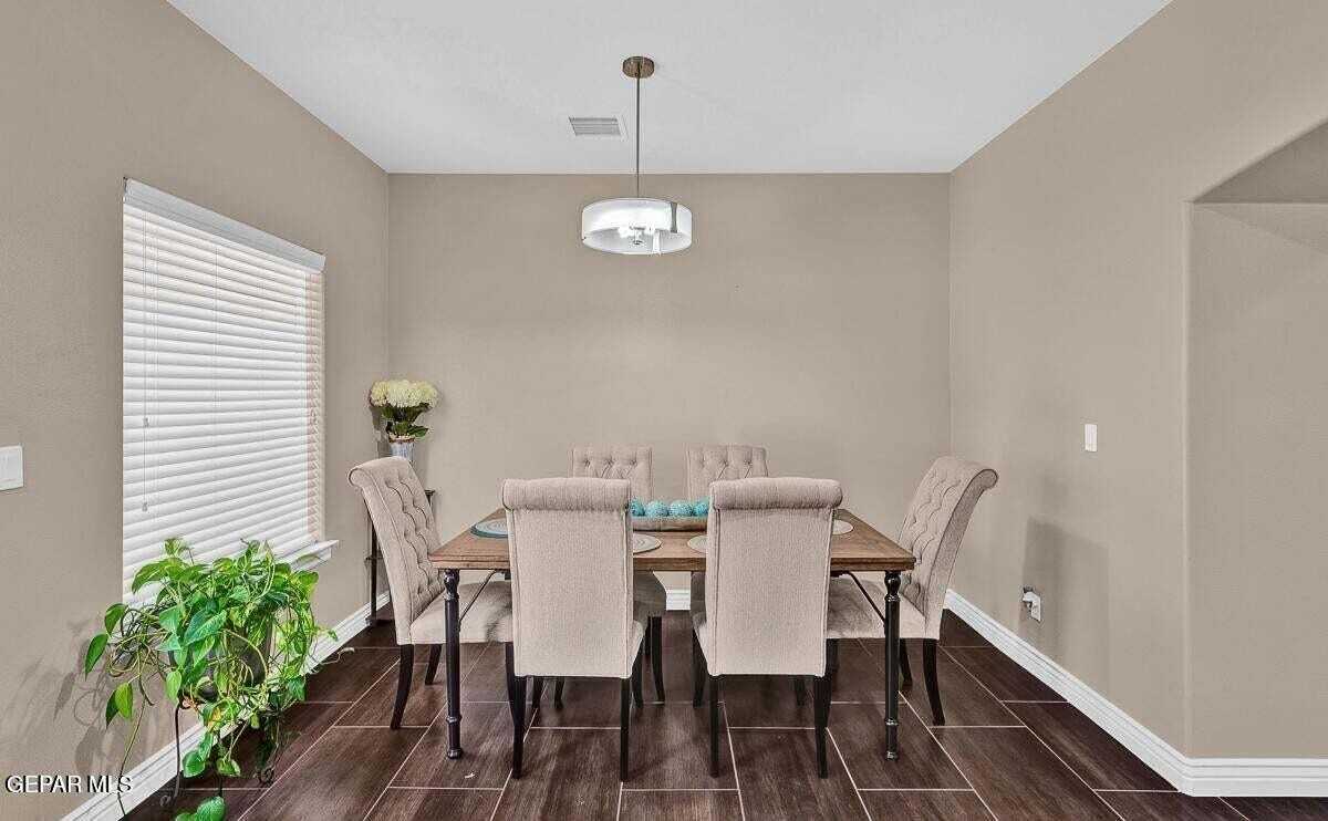 172 N Manzanita Dr - Photo 4 of 19